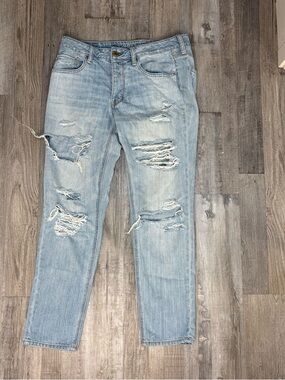 American Eagle Outfitters Light Wash Distressed Straight Leg Jeans
